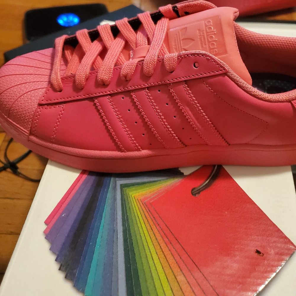 Adidas Men Shelltop Pharrell sneakers